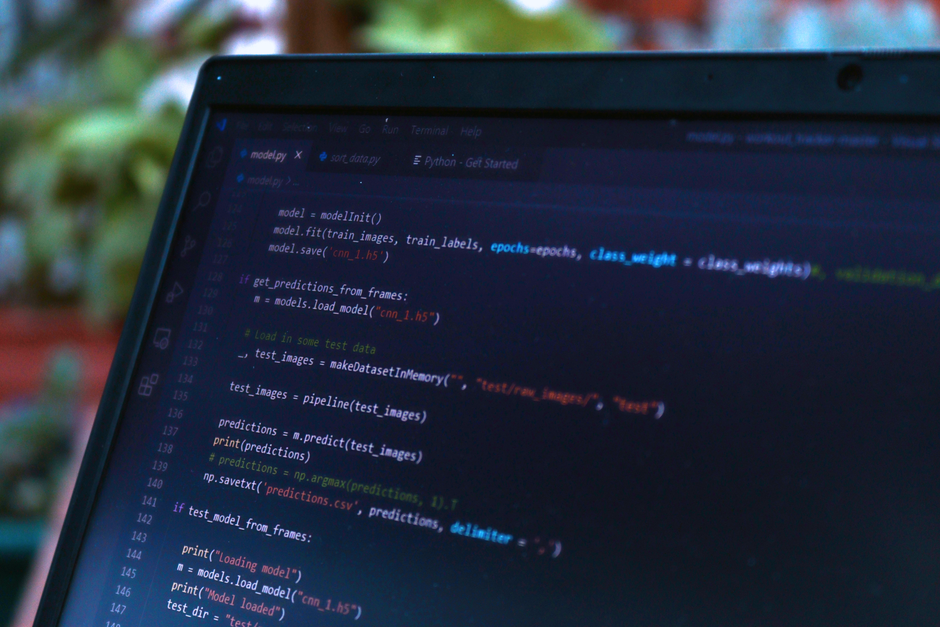 Custom Website vs Template Kuwait: Which Saves More Long-Term?