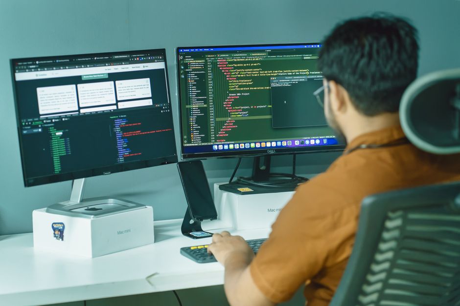 How Long to Build a Website Kuwait: Phases, Timeline & Delays